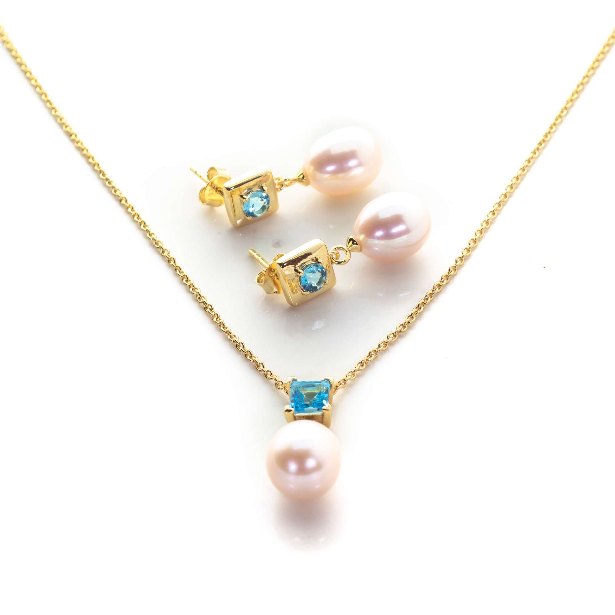 4 - 5 MM Swiss Blue Topaz Stone & 9 MM Cultured Freshwater Pearl Bombay Set - Zyrola
