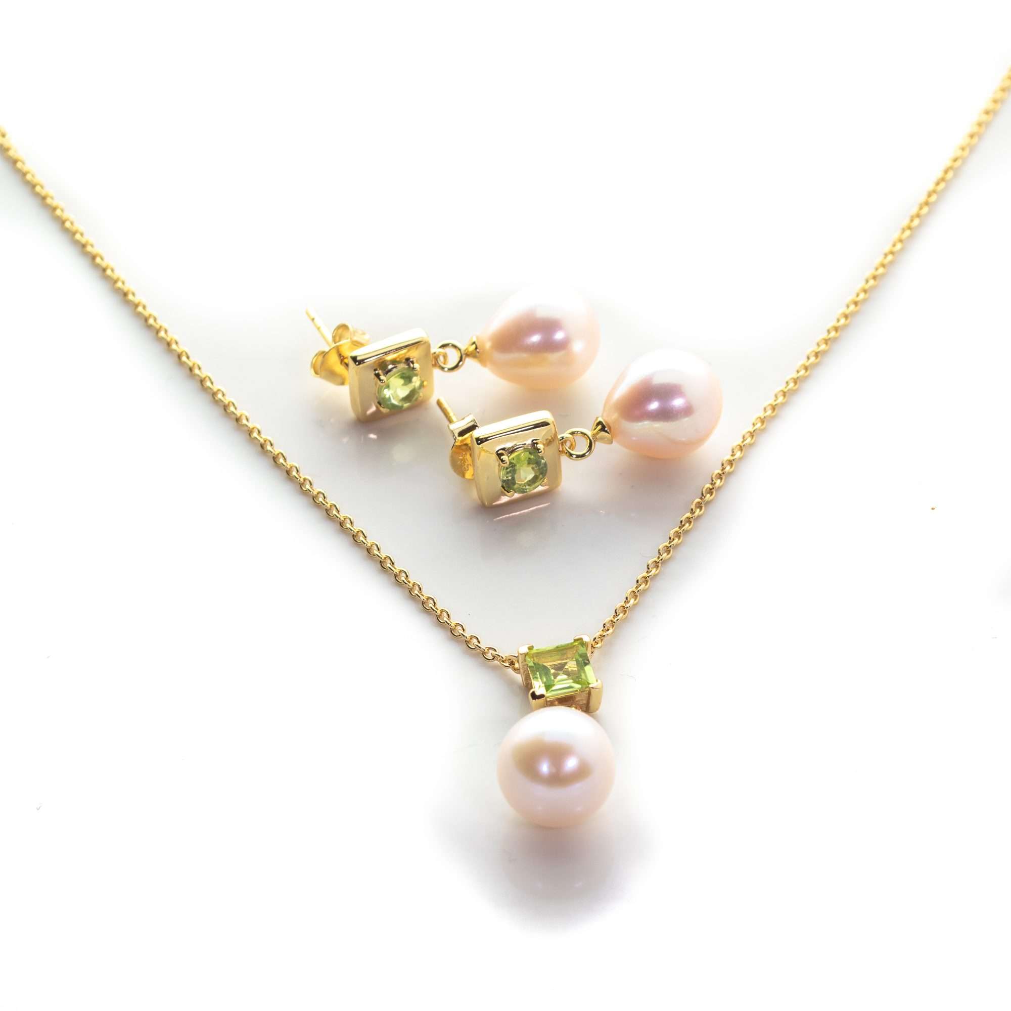 4 MM Round and 5 MM Square Peridot Stone & 9 MM Cultured Freshwater Pearl Bombay Set - Zyrola
