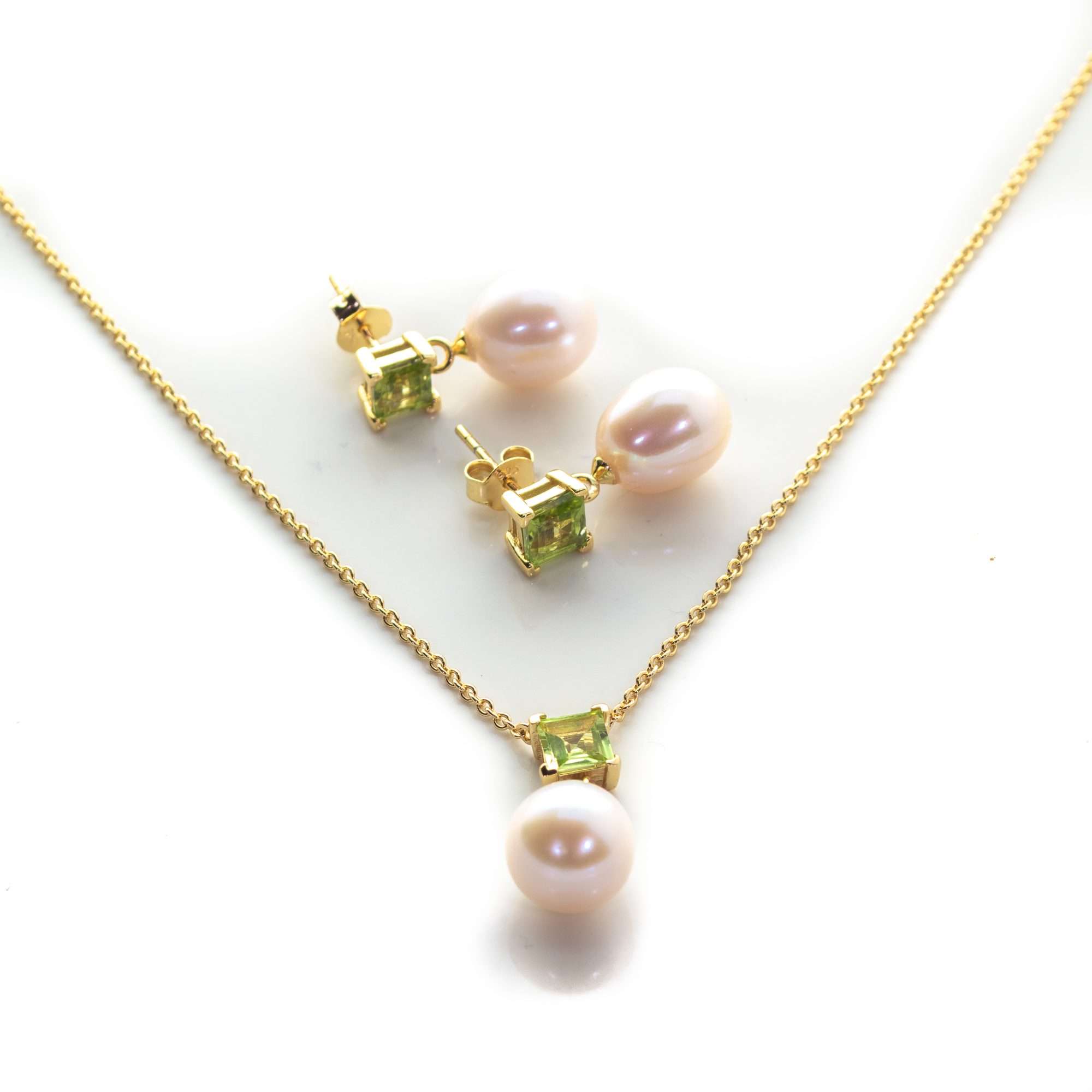 5 MM Peridot Stone Stone & 9 MM Cultured Freshwater Pearl Ankara Set - Zyrola