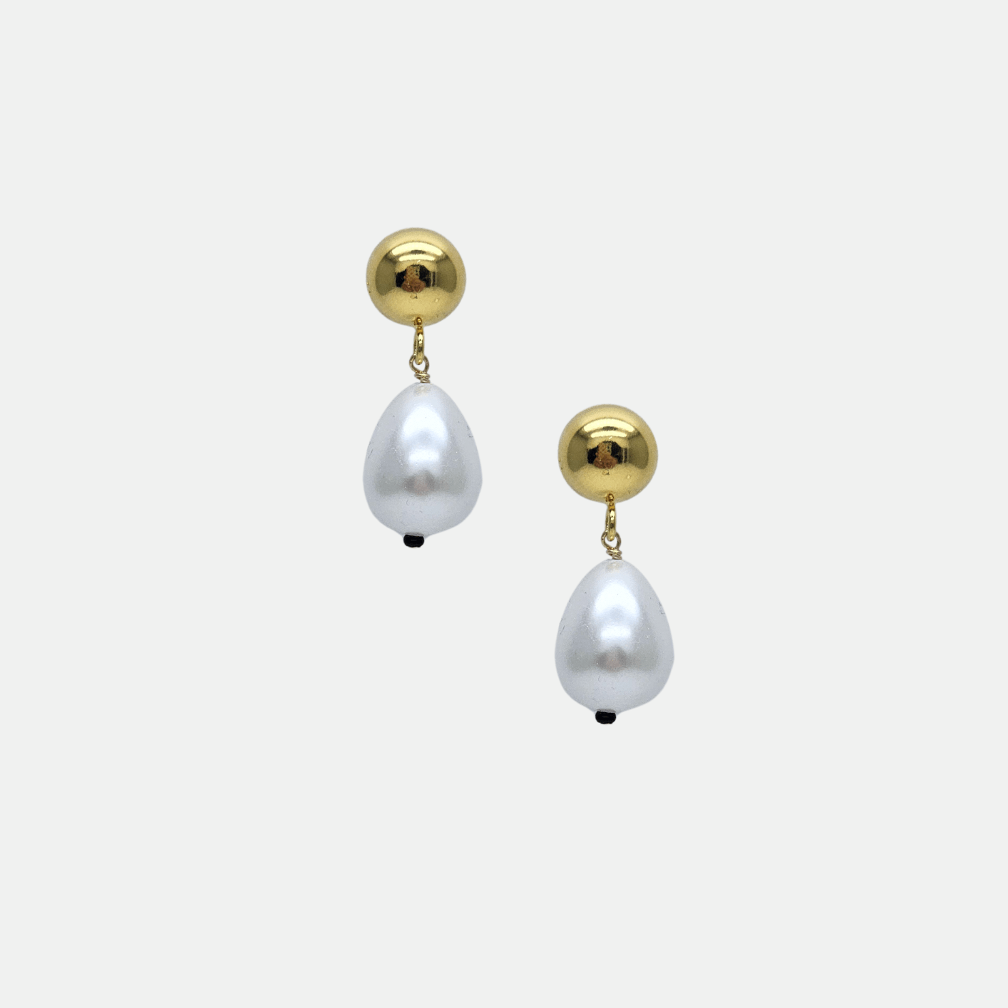 Boucles d’oreilles Billie Gisel B en or plaqué 24K avec perles de nacre artisanales, bijou élégant et intemporel