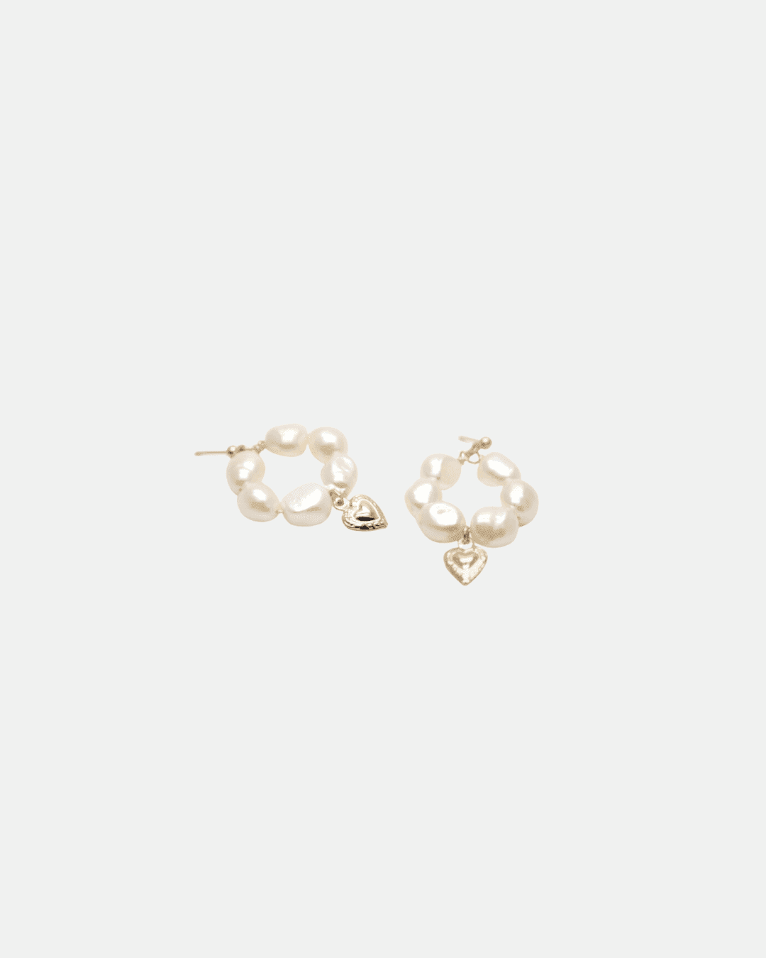 Boucles d’oreilles cœur en perles de culture baroques et plaqué or – Bijou romantique et artisanal