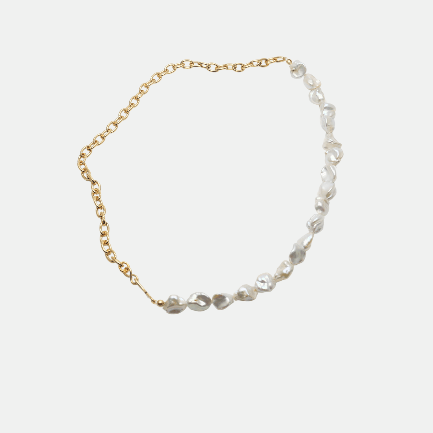 Collier Gisel B bi-matière avec perles de culture baroques et chaîne dorée plaqué or 24K, bijou unisexe personnalisable