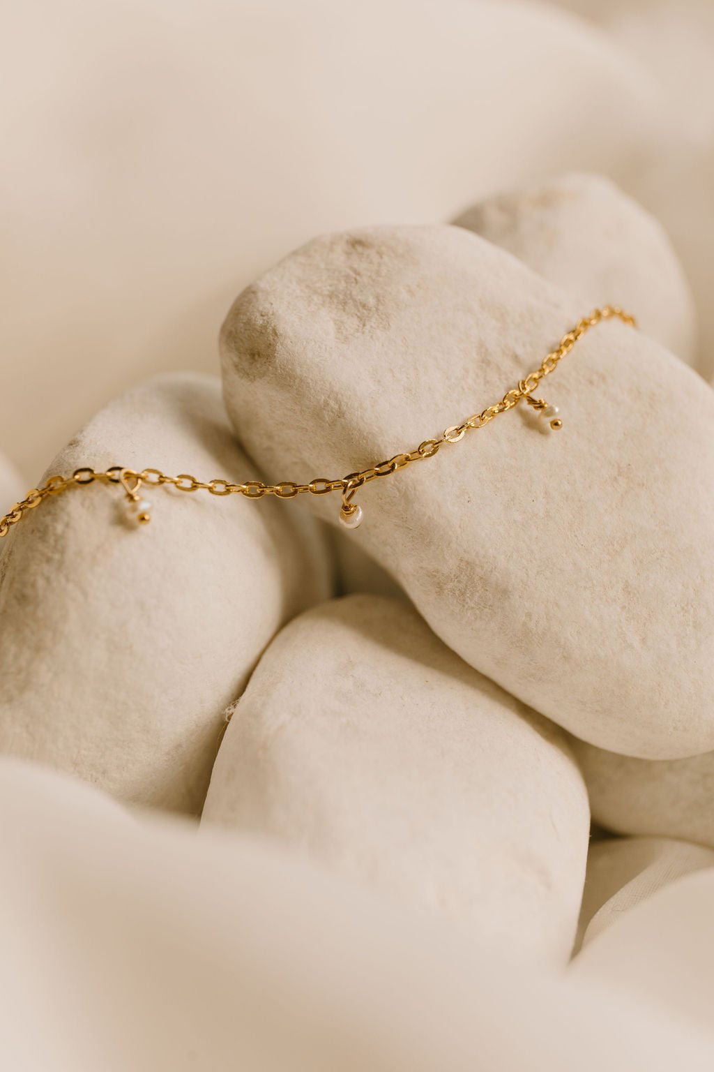 Collier Diana en chaîne dorée avec perles de culture de 2 mm, édition estivale