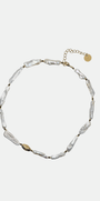 Collier Gisel B en perles baroques avec scarabée doré plaqué or 24K, bijou artisanal élégant et ajustable