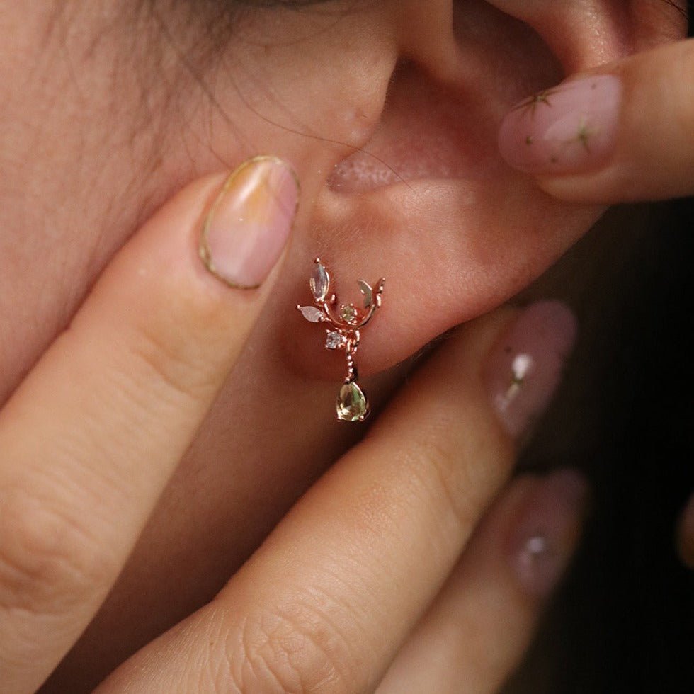 Boucles d’oreilles pendantes Branche de pierre de lune – Élégance mystique en plaqué or, rhodium ou or rose - Zyrola