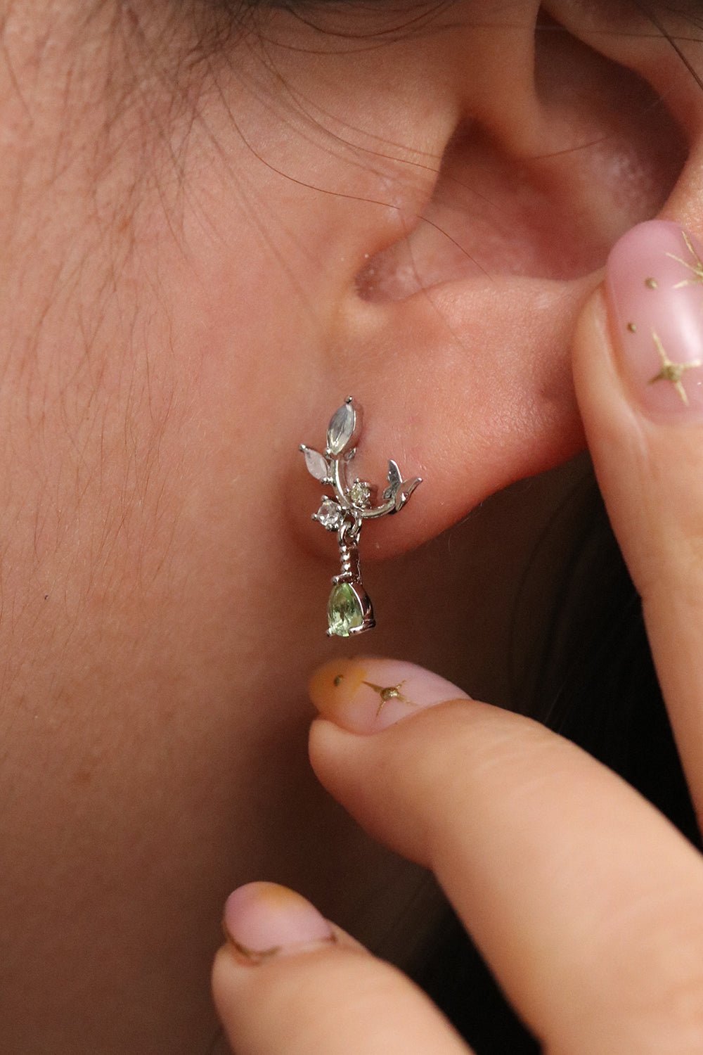Boucles d’oreilles pendantes Branche de pierre de lune – Élégance mystique en plaqué or, rhodium ou or rose - Zyrola