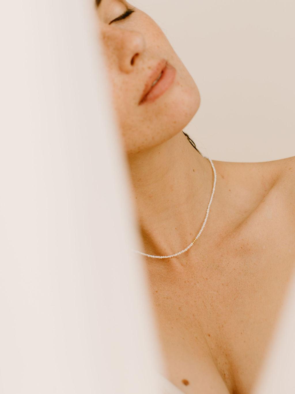 Collier fin en perles de culture et perles dorées plaqué or - Zyrola