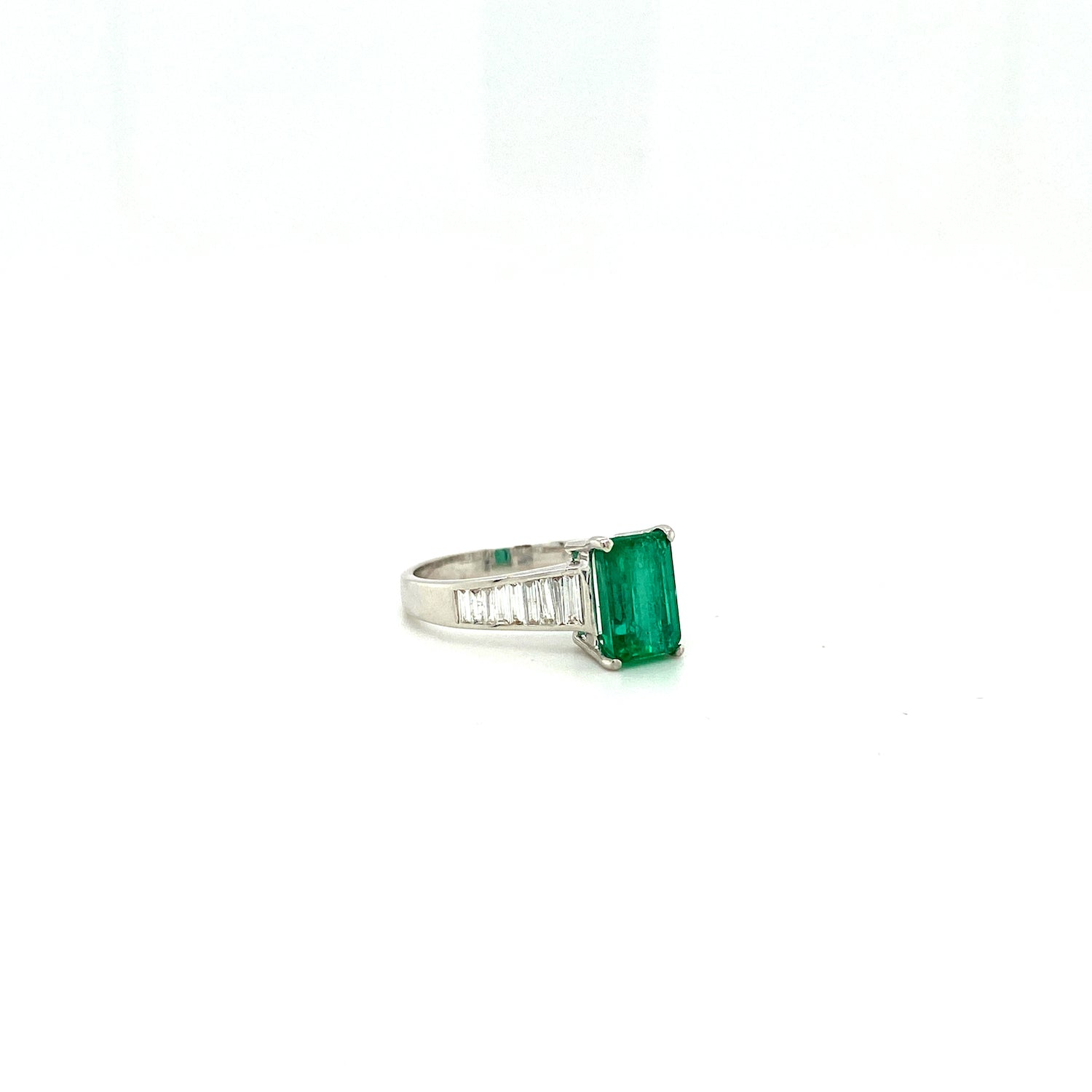 Emerald and Diamond Ring in 18K White Gold - KGR 16352 - Zyrola