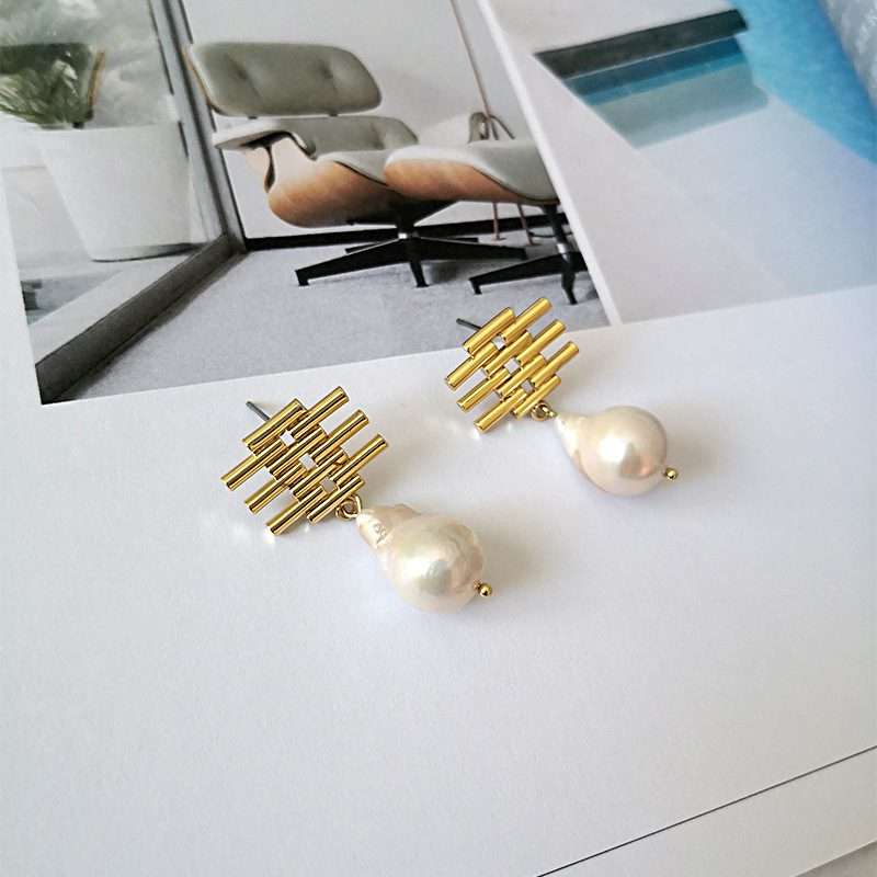 Freshwater Pearls Forbes Earrings - Zyrola