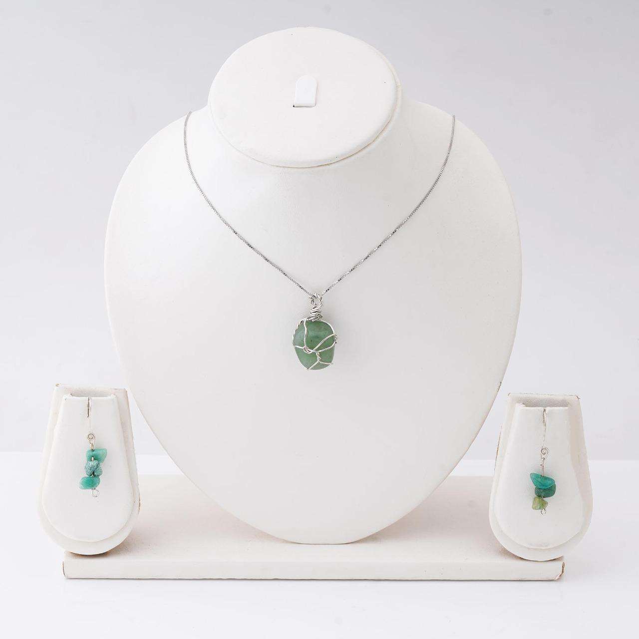 Handmade Set of Jade in its Natural form in Silver 925 - Zyrola