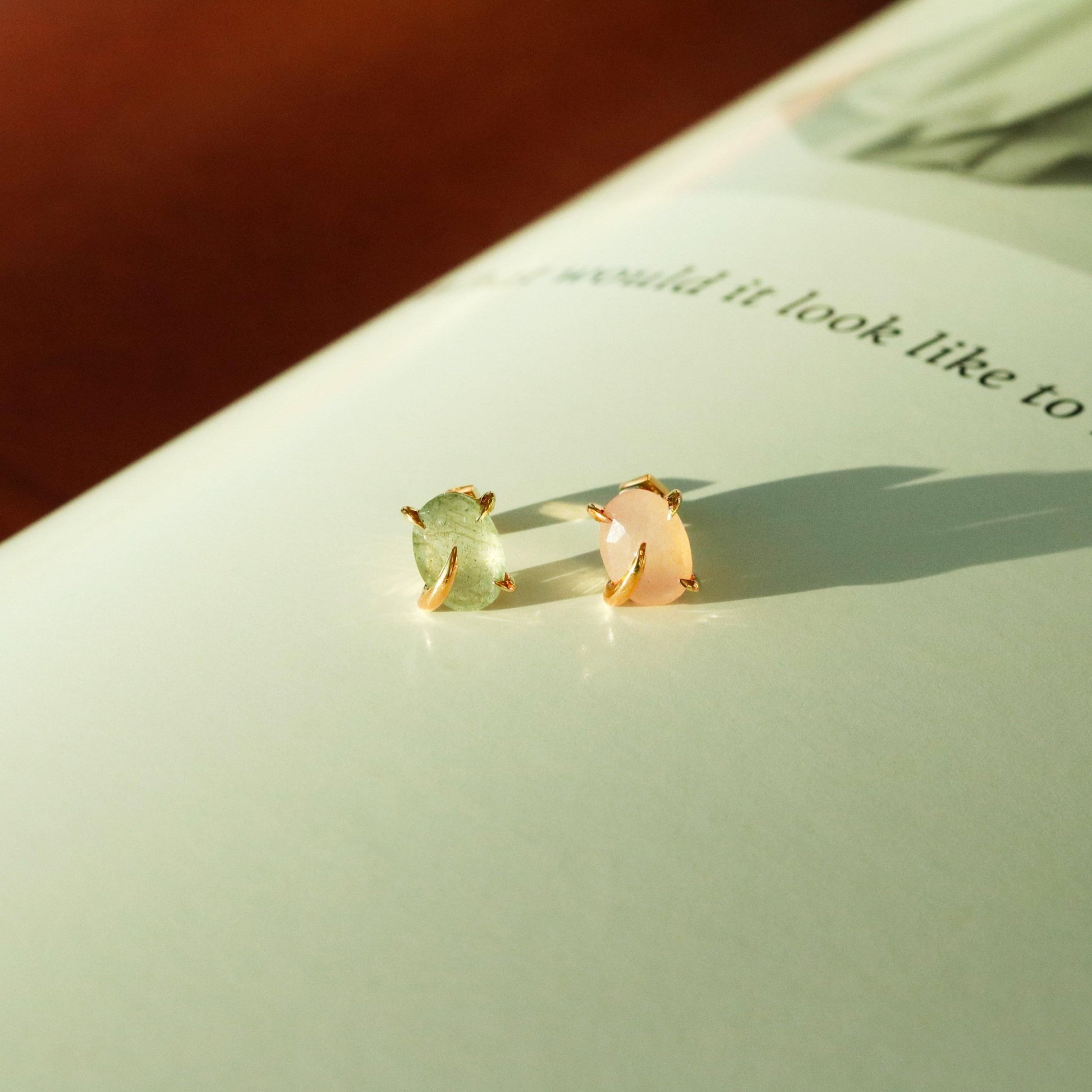 Peach moonstone barbell - Zyrola