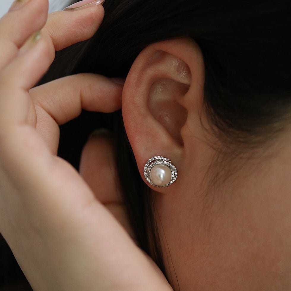 Pearl sparkle stud earrings - Zyrola