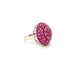 Bague dôme en argent massif 925, sertie de multiples rubis rose vif, finition rhodiée, modèle KSR 12634. - Zyrola