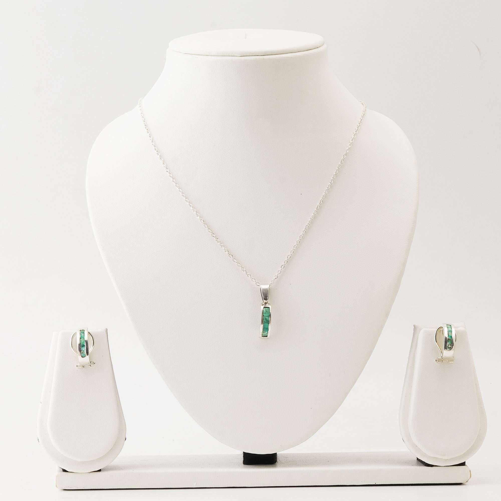 Set Emerald Dangling with 0.80 CT Pendant and 1.80 CT Earrings in Italian Silver - Zyrola