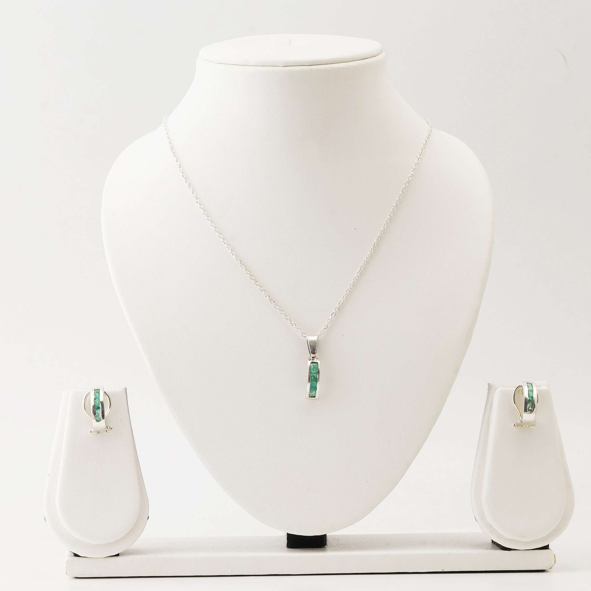 Set Emerald Dangling with 0.80 CT Pendant and 1.80 CT Earrings in Italian Silver - Zyrola