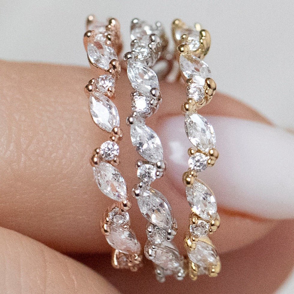 White topaz band ring - Zyrola